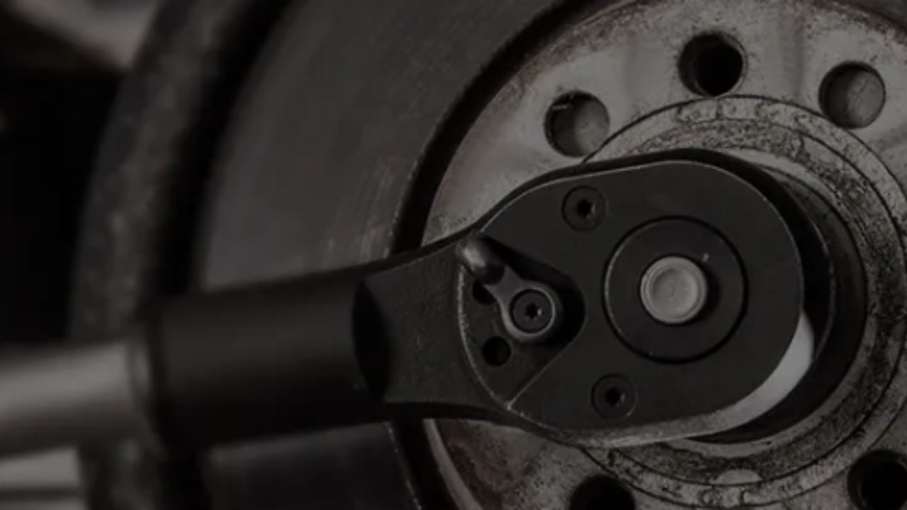 What Technological Innovations Are Improving the Security and Efficiency of Alternatives to Amazon Lockers?